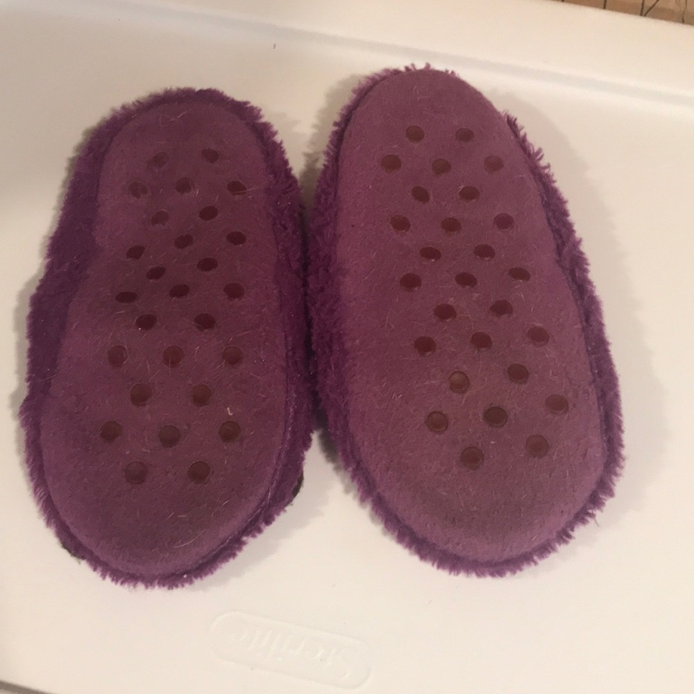Slippers - Picture 2 of 3